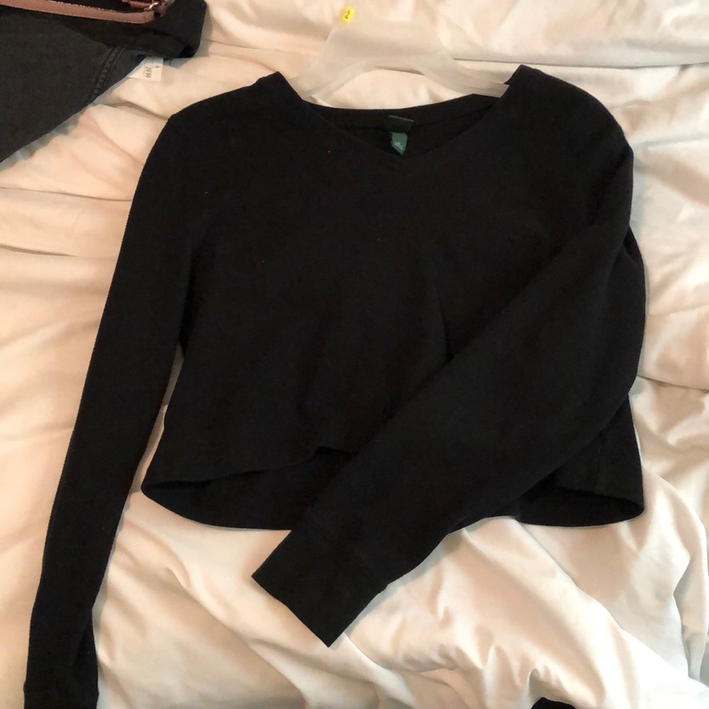 Wild Fable long sleeve v-neck cropped thermal